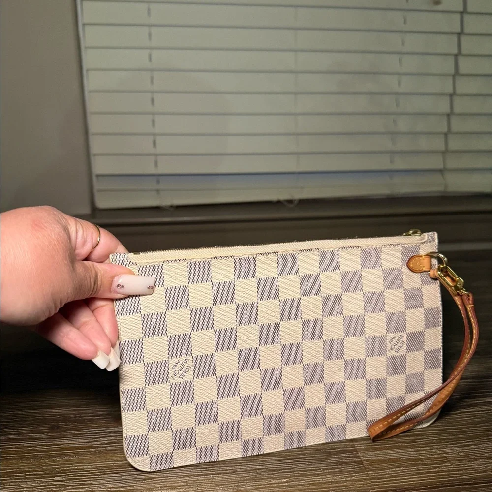 Louis Vuitton Checkered Wristlet in Cream and Gray - Picture 2 of 3